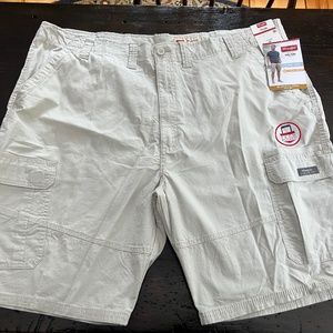 NEW WITH TAGS MEN'S WRANGLER 44" WASTE, 10" INSEAM SHORTS